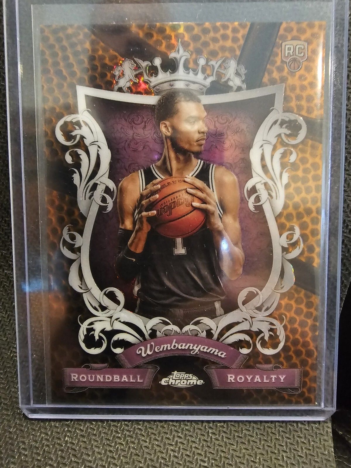 2023 Topps Chrome Roundball Royalty Victor Wembanyama Purple #RR-26